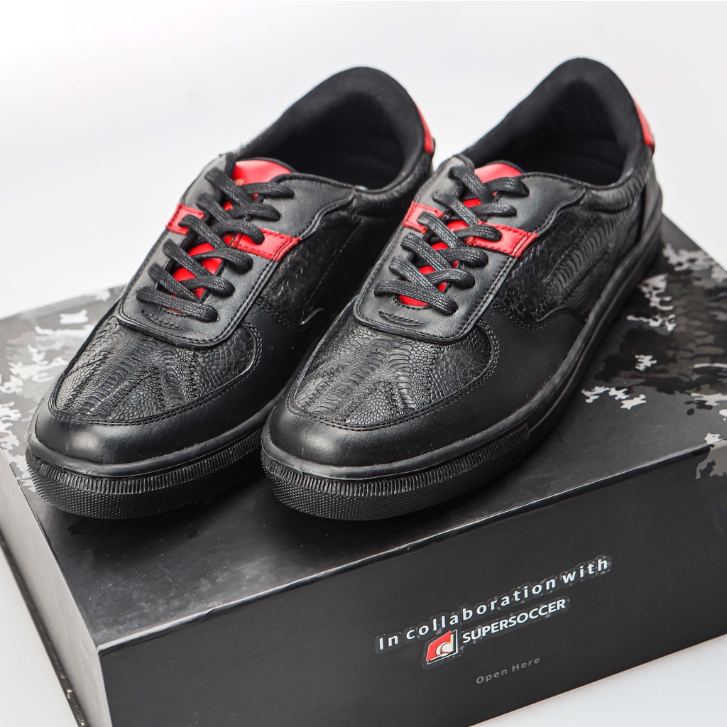 Sepatu SuperSoccer - SuperSoccer X Hirka "SUPERSUB" Shoes