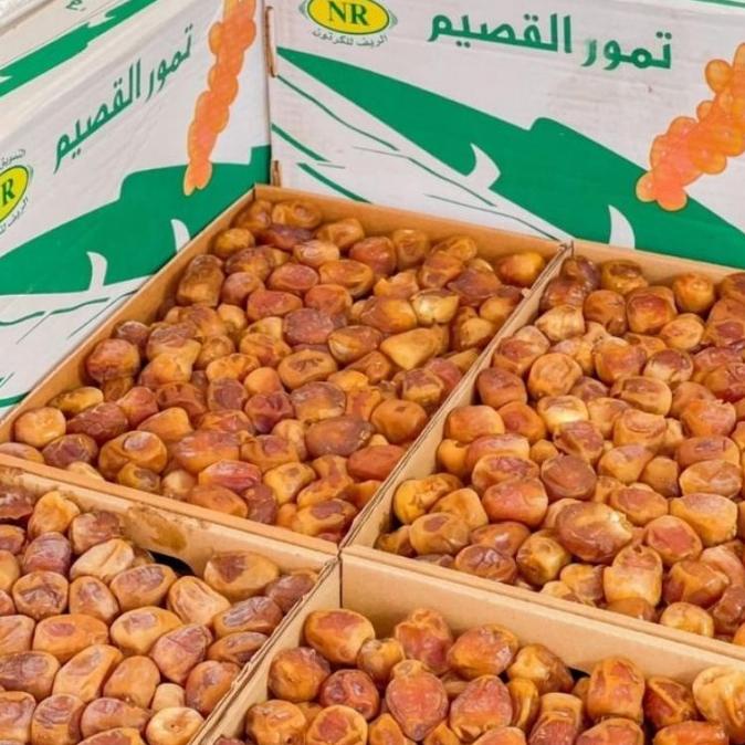 

KURMA SUKARI ADA (GRADE A - EXPIRED PANJANG) KURMA SUKARI PREMIUM AL QASEEM 3KG 3 EL09I09A82L
