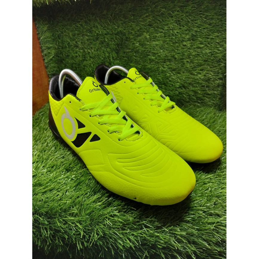 Sepatu Bola JUMBO ORTUSEIGHT BBS