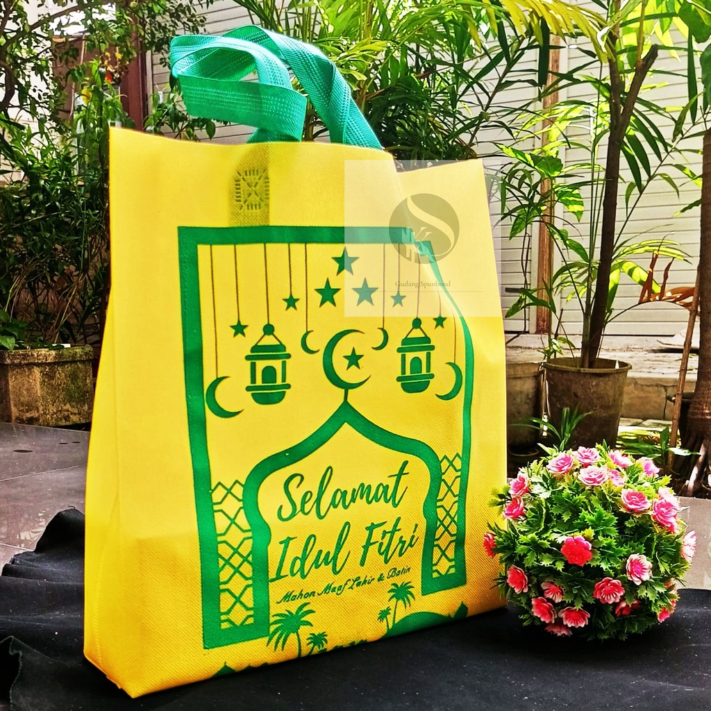 

Tas Spunbond/goodie bag murah 30x8x40 38x8x45 edisi lebaran/press/spunbun/tas kain/sembako/idul fitri/hampers