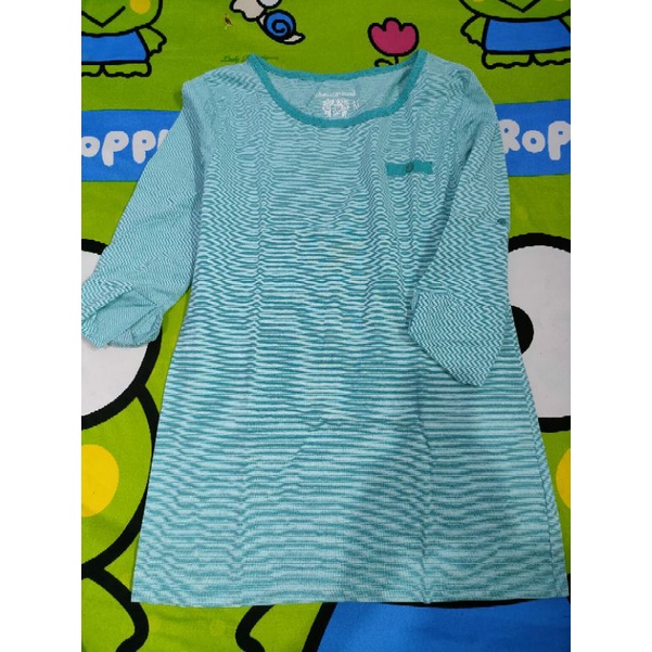 PRELOVED -- Atasan kaos phenomenal