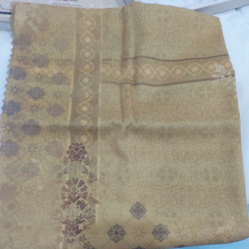 hijab segi empat rahina