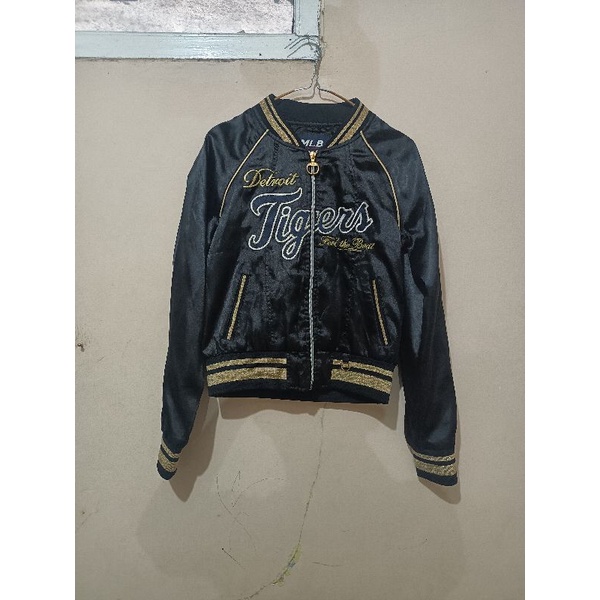 vintage crop varsity jacket by MLB Detroit tigers size S jaket baseball wanita