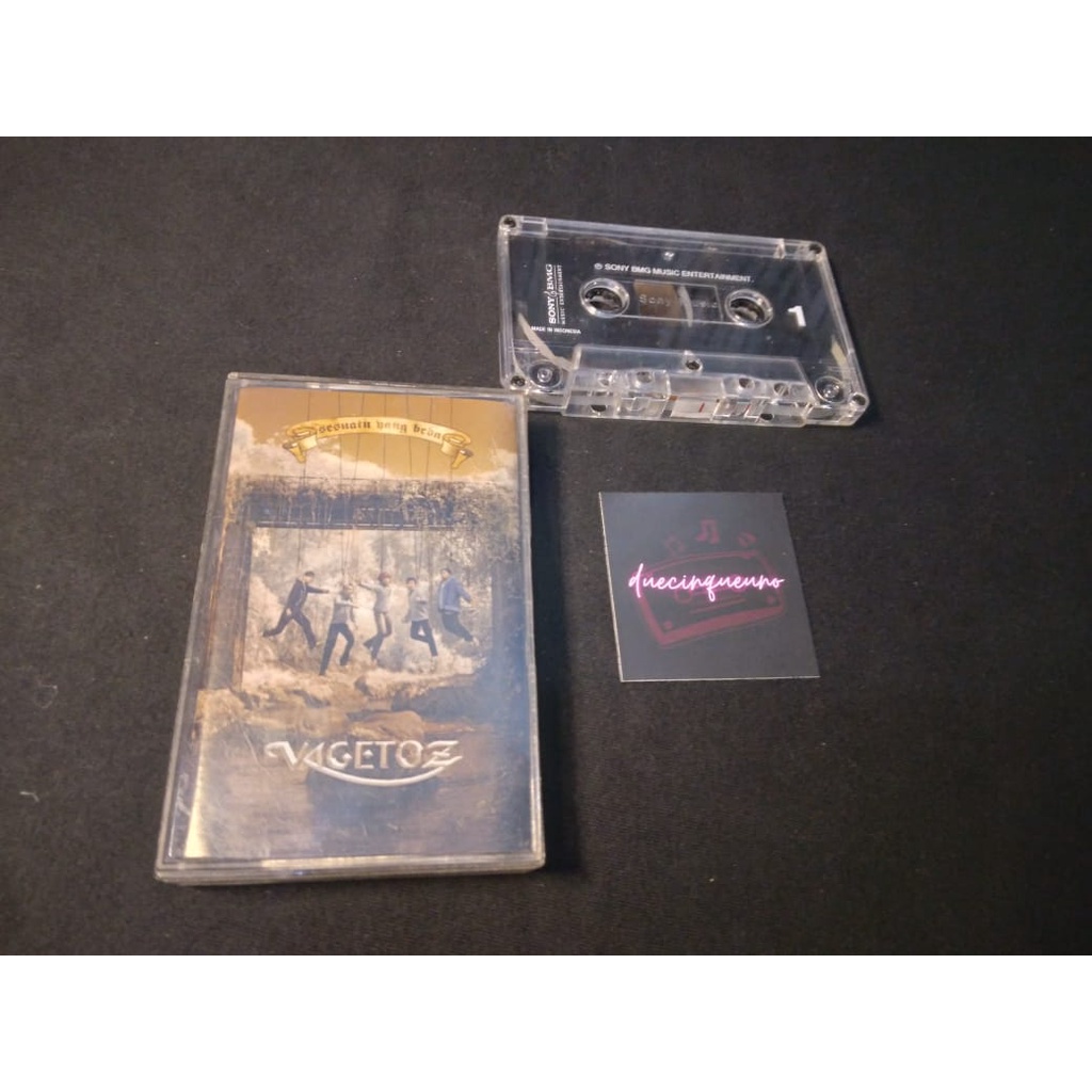Vagetoz - Sesuatu Yang Beda (kaset pita)