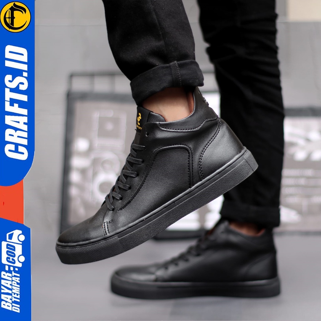 Sepatu Sneakers Pria Casual Hitam Tali Crafts Ibom