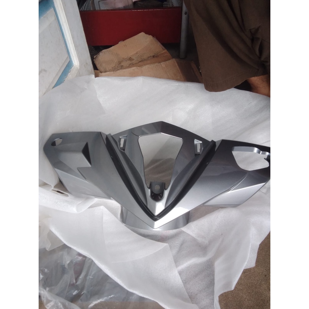 BATOK KEPALA LAMPU DEPAN VARIO 125 TECHNO 2013 SILVER 53205-KZR-600VSM ASLI HONDA