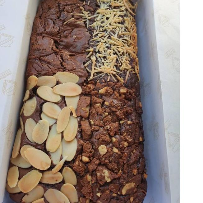 

❋ Four Topings Fudgy Brownie ☑