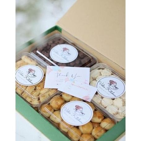 

[Termurah] Hamper Parcel Kue Kering Lebaran Idul Fitri 4 Cookies Wayang.Groceserry