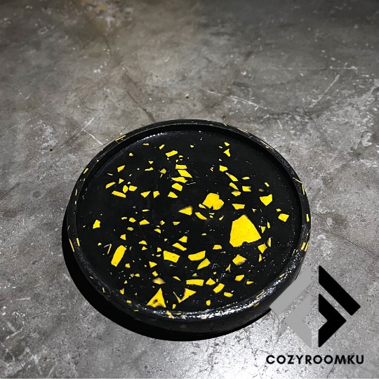 COZZYROOMKU - Terrazo concrete coaster / tatakan gelas teraso / bentuk bulat warna hitam glossy