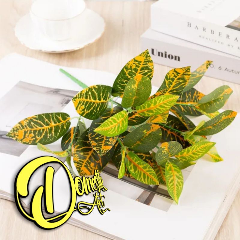 Tanaman Artificial Keladi Orange / Tanaman Hias Bunga Keladi Macan / tanaman palsu