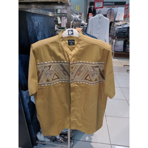 Larruso: Kemeja koko pria koleksi larusso lengan pendek