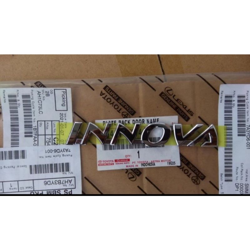 Emblem pintu bagasi belakang innova reborn TULISAN INNOVA original