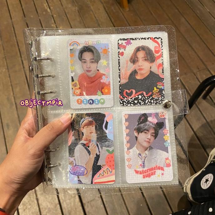 

Binder Photocard A5 termasuk isi 25 Sleeve Muat 200 PC / CC / Polaroid HARGA DISKON