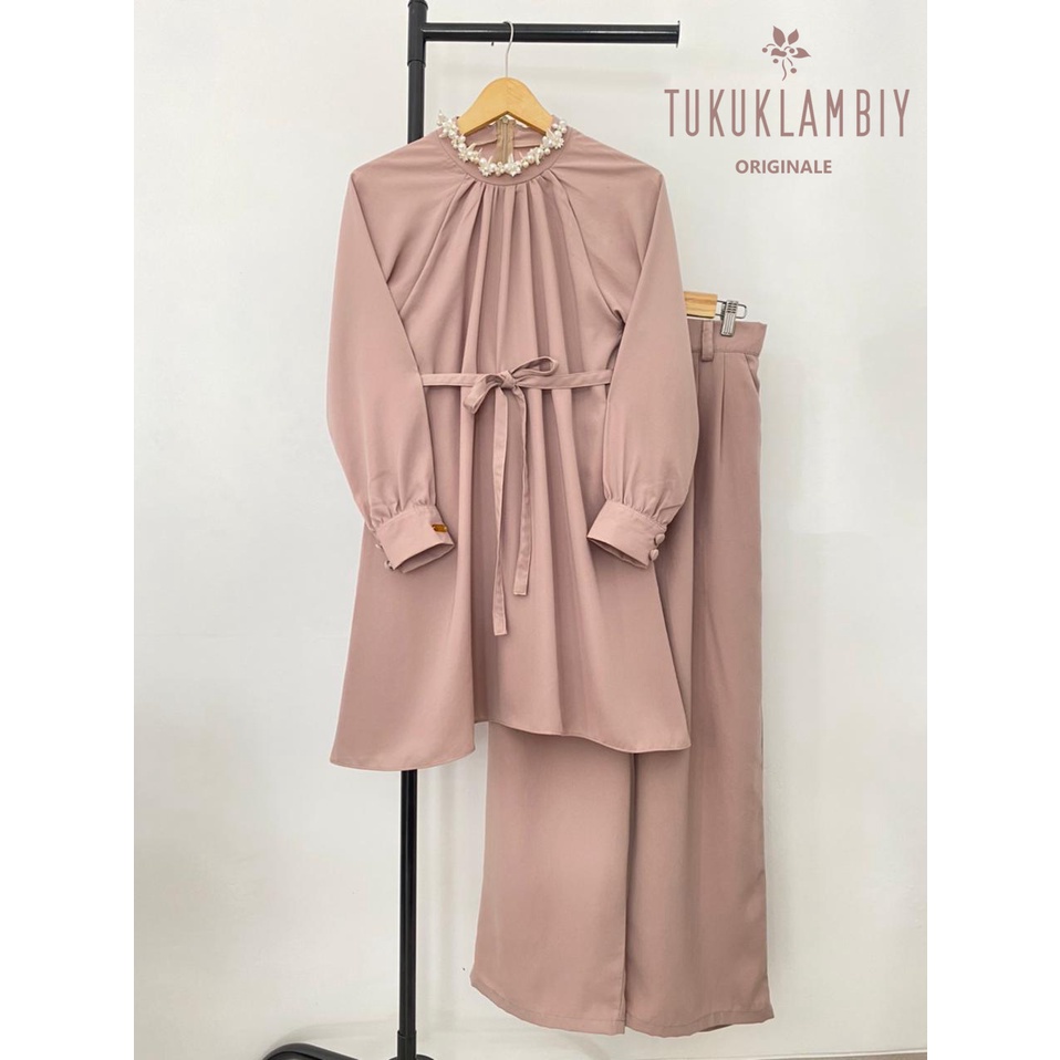 TUKUKLAMBIY ONE SET HIJAB PREMIUM KOREA TRANSFORMASI GAYAMU STYLE KOREAN - GARANSI UANG KEMBALI 100%