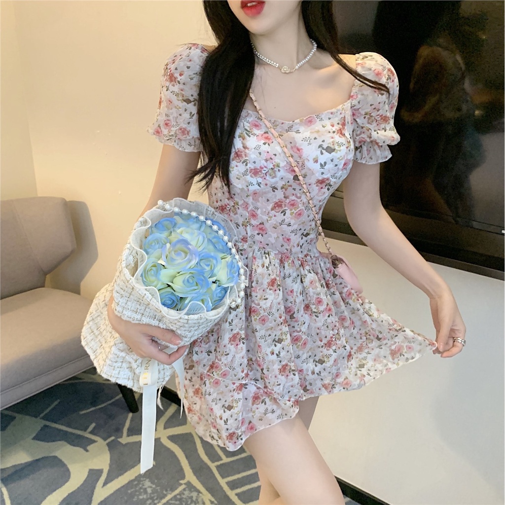 Red Super Fairy Floral Square Leher Gaun Gadis Manis Sifon Rok Pendek Desain Pinggang Tidak Teratur Rok A-Line Musim Panas