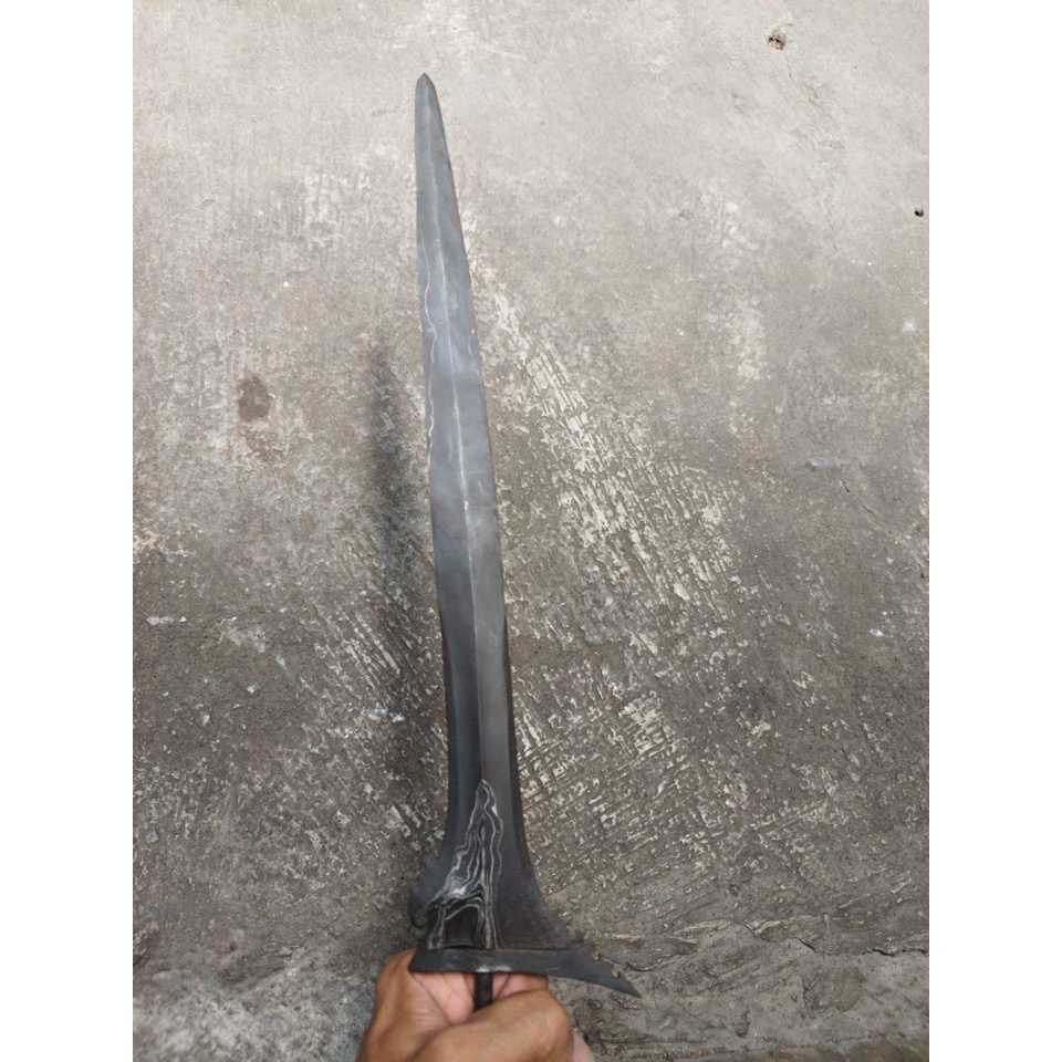 Keris Lurus Mesem pamor Tunggak Semi