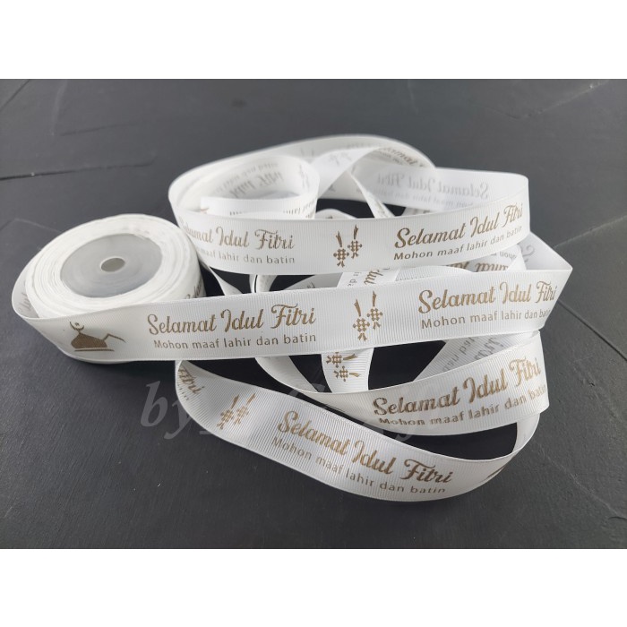 

Pita Idul Fitri-Grossgrain-Broken White ;Lebar 2.5 Cm ;Panjang 20 Yard 096