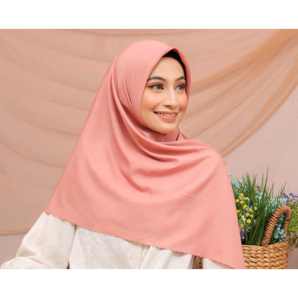 Umama - Segi Empat Voal Ultimate Plain LC Kerudung Polos Umama Scarf Original