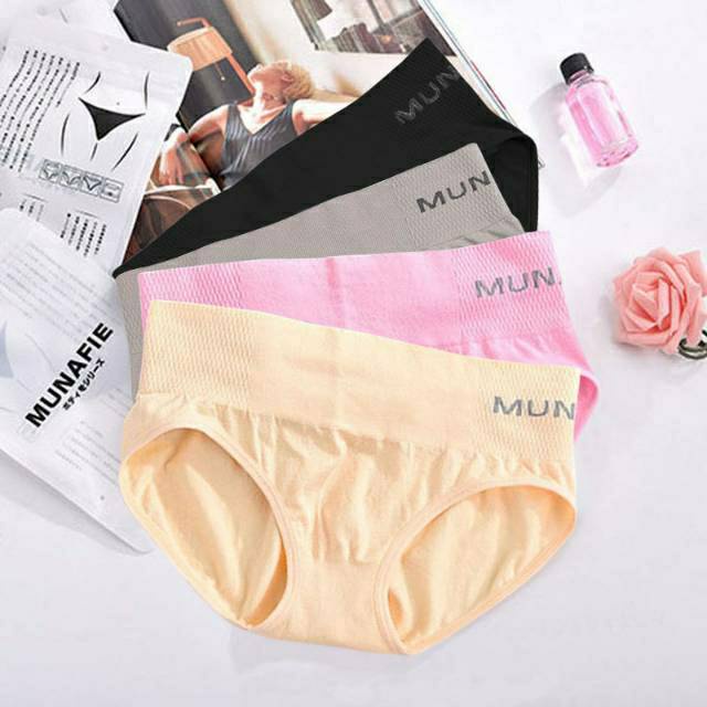 BS623 Munafie Celana Dalam Wanita