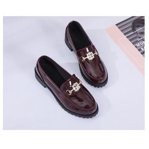 SEPATU LOAFERS DOCMART KOTAK MUTIARA PRILLY IMPOR DM 066