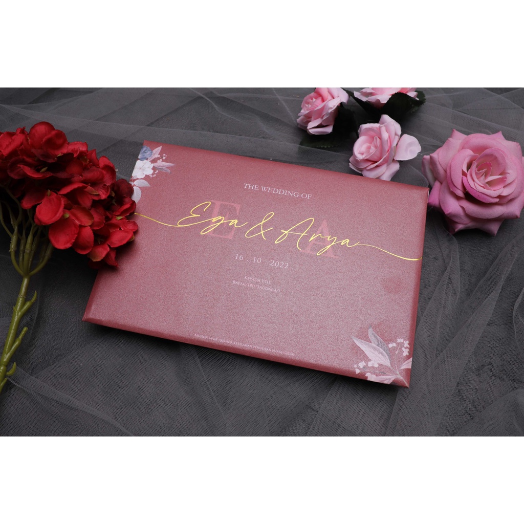 Kartu Undangan Hard Cover Maroon