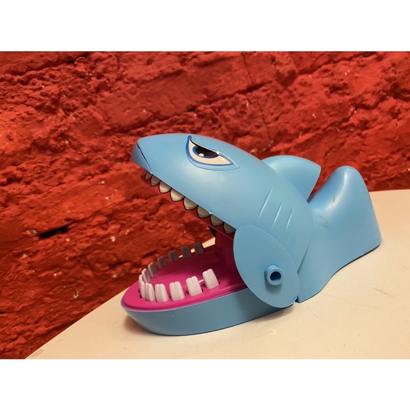 gigit shark/ mainan gigit hiu/ crazy shark game
