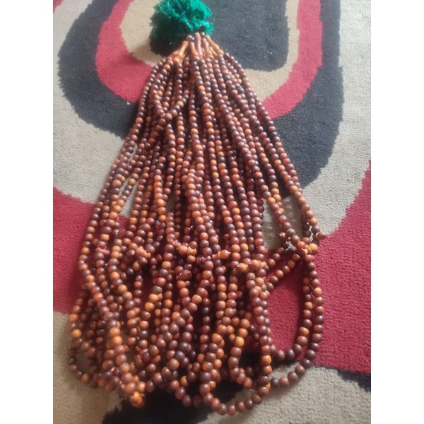 Tasbih Gaharu Raja asli,wangi khas gaharu, dim 8 mm,99 butir. polesan tangan dan tidak dicat sama se