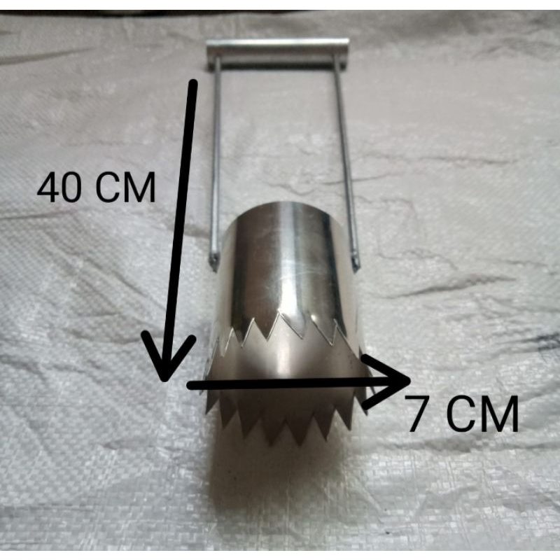 Pelubang mulsa berbahan stainless steel