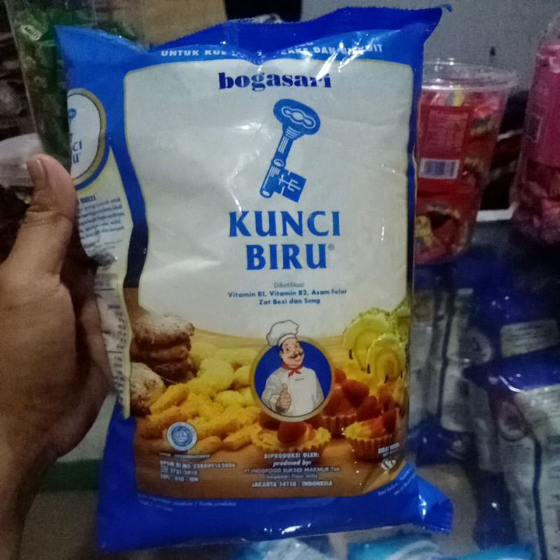 

Terigu Kunci Biru 1Kg