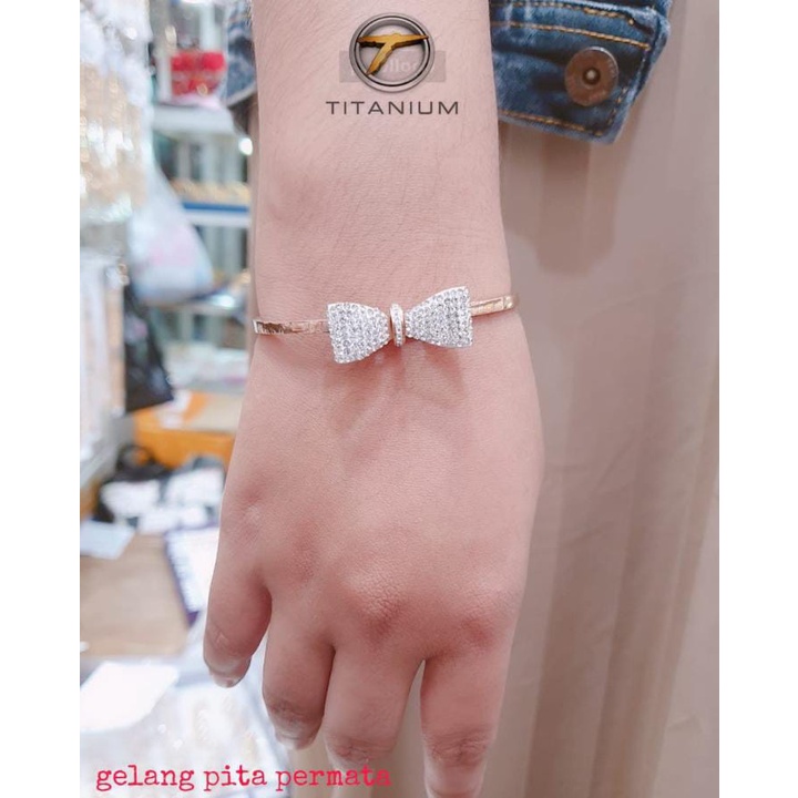 TITANIUM GELANG PITA PERMATA