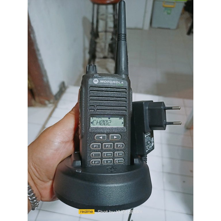 HT MOTOROLA CP1660 FREKUENSI UHF LOW BAND  350MHZ SD 390 mHZ ORI  MADE IN PHILIPINES  SANGAT NORMAL 