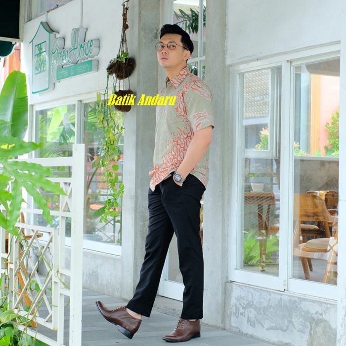 Batik Pria Lengan Pendek Slimfit Warna Hijau Sage Mint Soft Full Furing Bahan Katun Solo