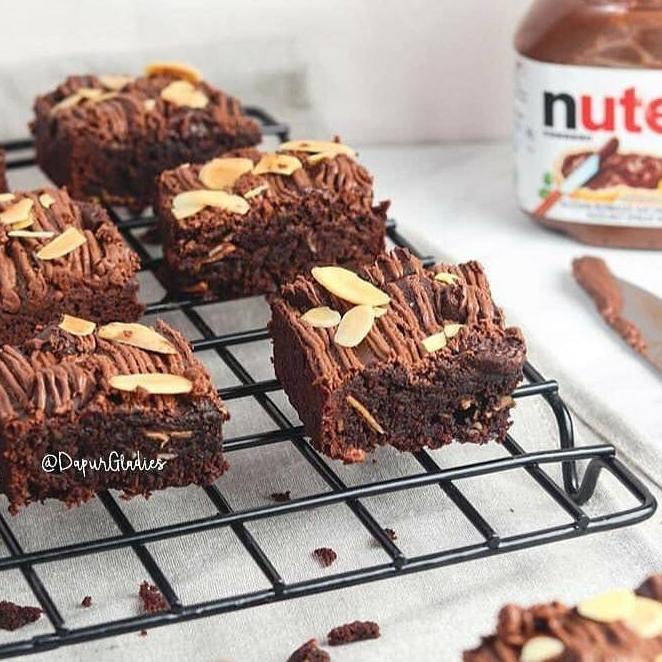 

◌ Brownies Nutella Almond ✿