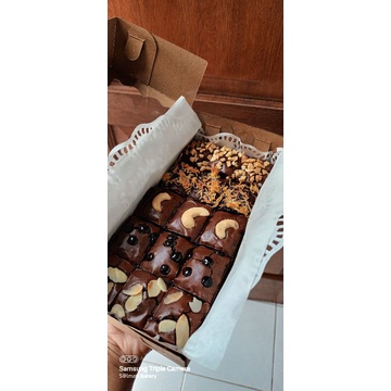 

Fudgy Brownies by Salman Bakery|Brownies sekat 20x10|Brownies isi 15 potong