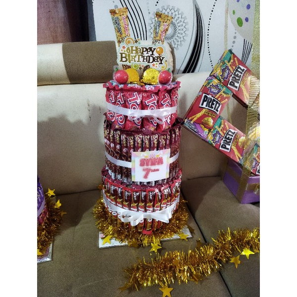 

snack tower isi bisa request harga sesuai ukuran besar snack tower dan sesuai susun ukuran 28cm 3 susun