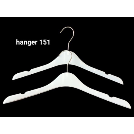 Gantungan baju hanger baju bahan plastik