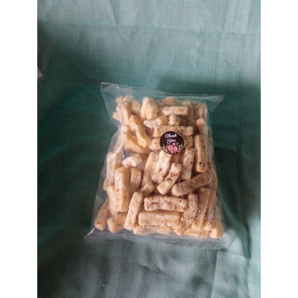 

krupuk stik pedas