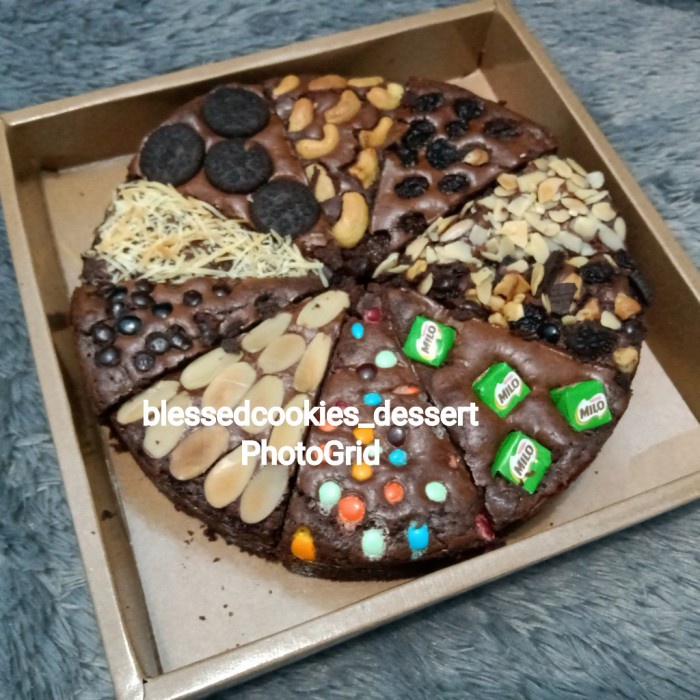 

Hampers Brownies Fudgy Brownsugar Pizza Kemasan Hampers+Kartu Ucapan