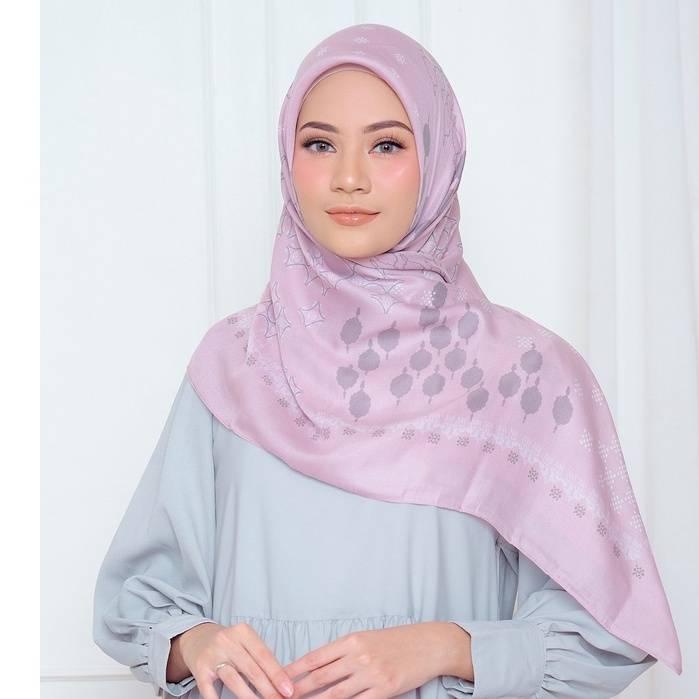 BIA x Cut Meyriska - Eoxa Scarf Kerudung Segi Empat - Edisi Polandia