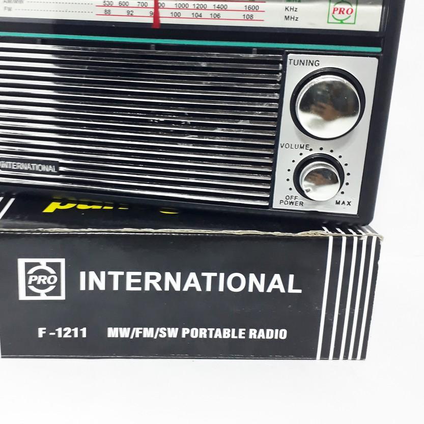 ➦ Radio International F 1211 Portable AM FM Portable Radio ™