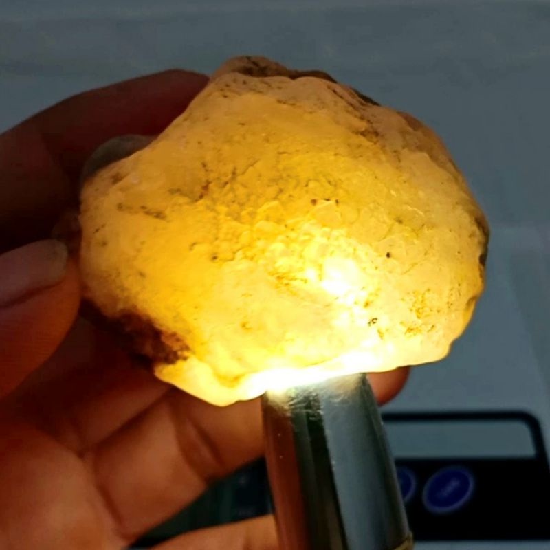 Bahan Bacan Obi Putih Yang Asli Bisa TouchScreen.. 50x50x40 mm.. 172 gram..