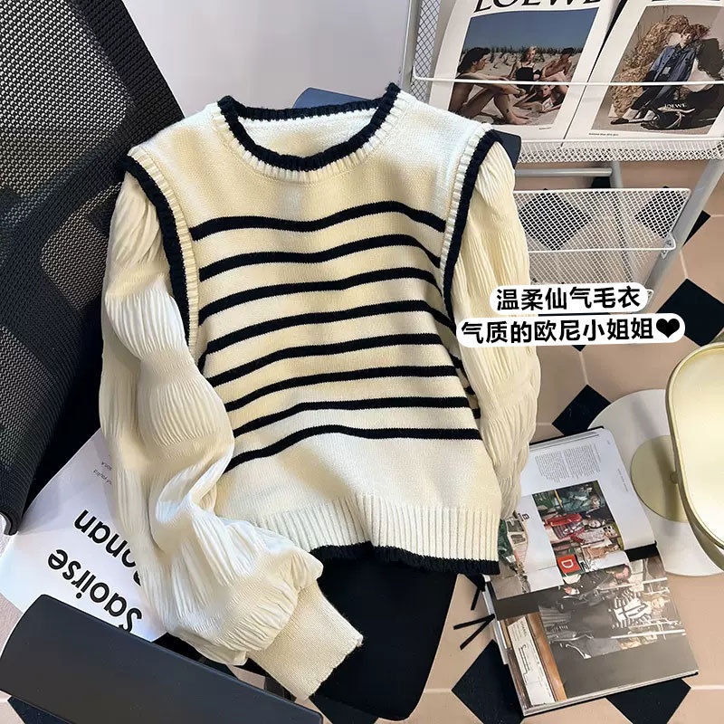 Red French stitching striped fake two-piece knitted sweater women s early spring age reduction beautiful foreign style sweater sweet puff sleeve top