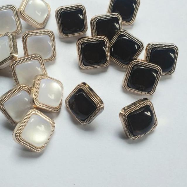 ☑ Kancing mutiara kotak diameter 15 mm  mutiara kotak putih/hitam ۩