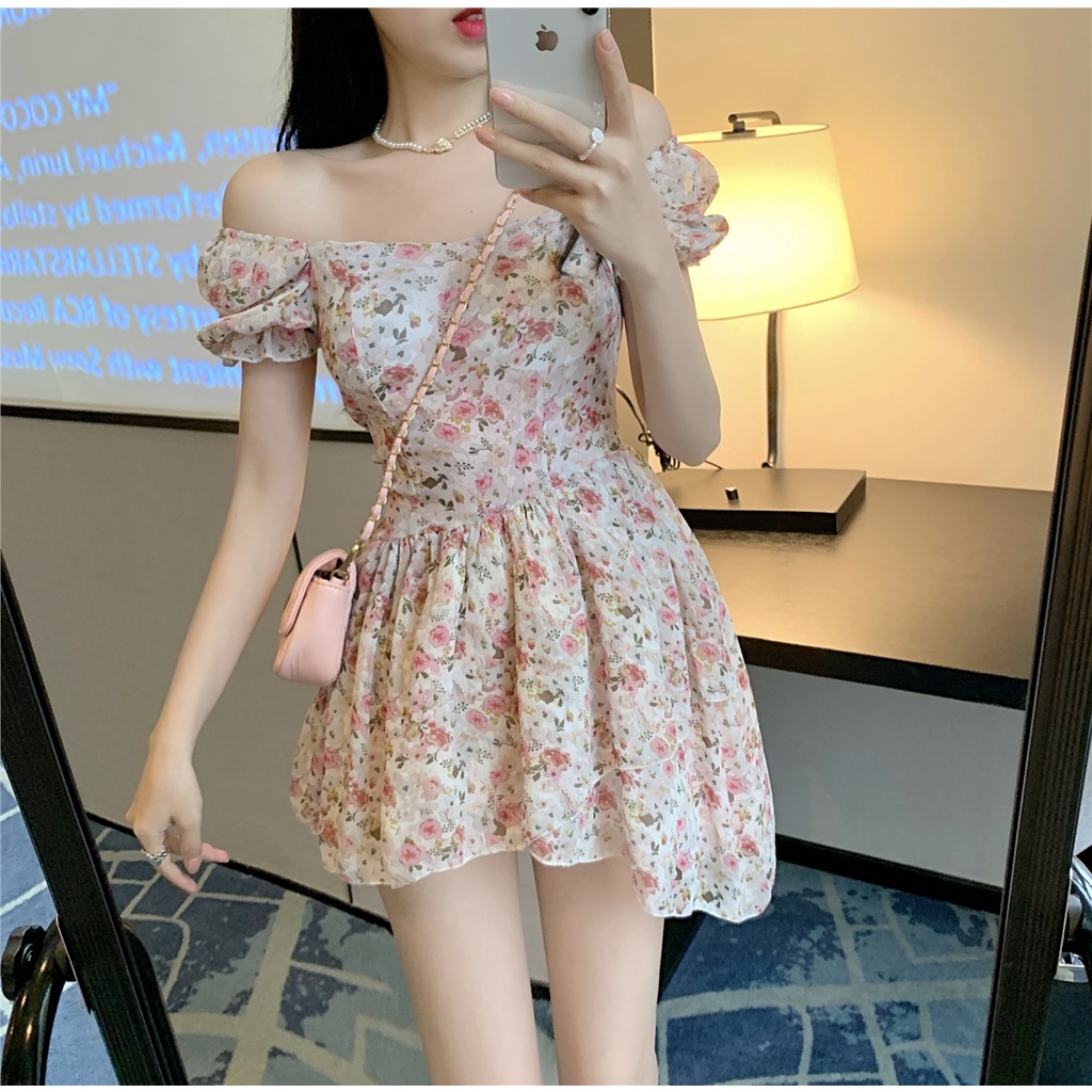 Red Super Fairy Floral Square Leher Gaun Gadis Manis Sifon Rok Pendek Desain Pinggang Tidak Teratur Rok A-Line Musim Panas