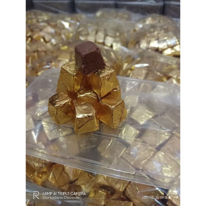 PIRAMID COKLAT 500GR BAHAN SILVERQUEEN MIX COKLAT KILOAN/COKLAT PIRAMID 1500GR LEMBURAN COKLAT SILVE