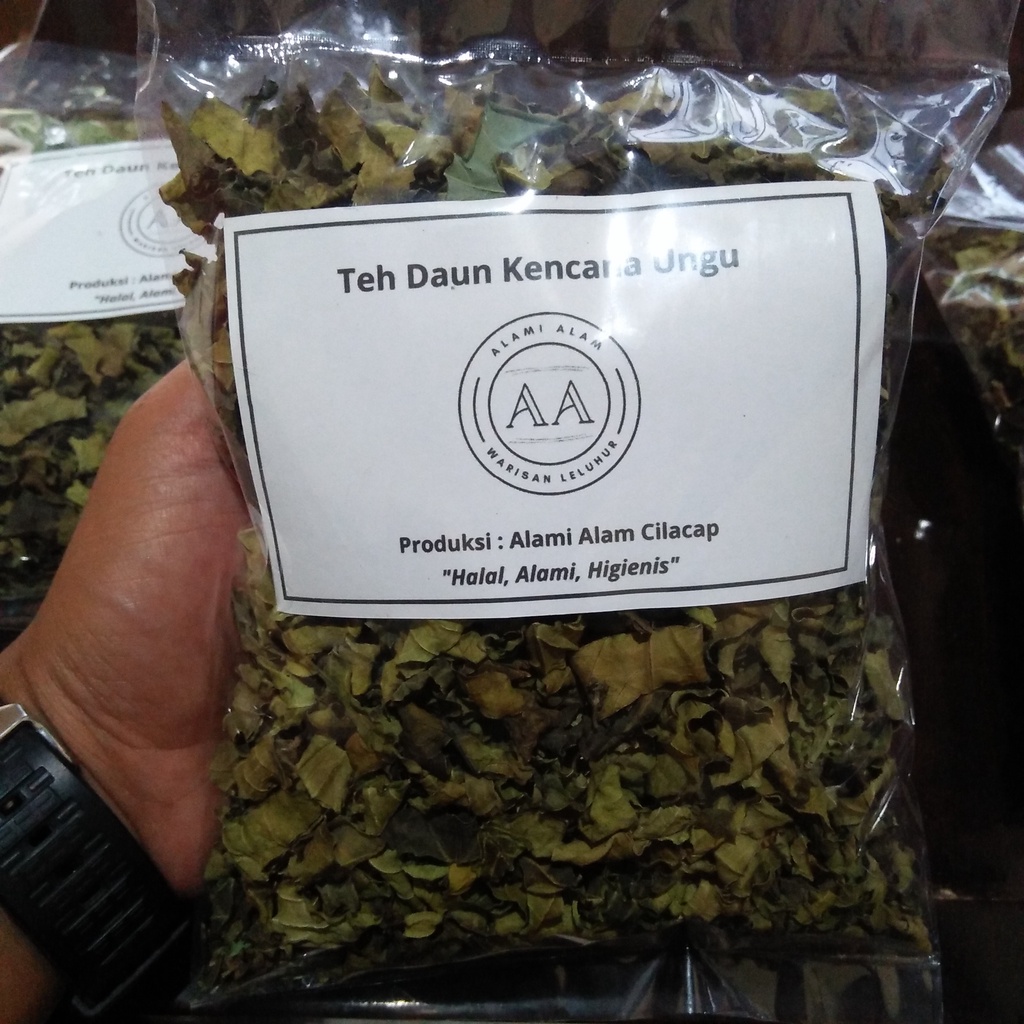 

teh daun kencana ungu atau pletekan