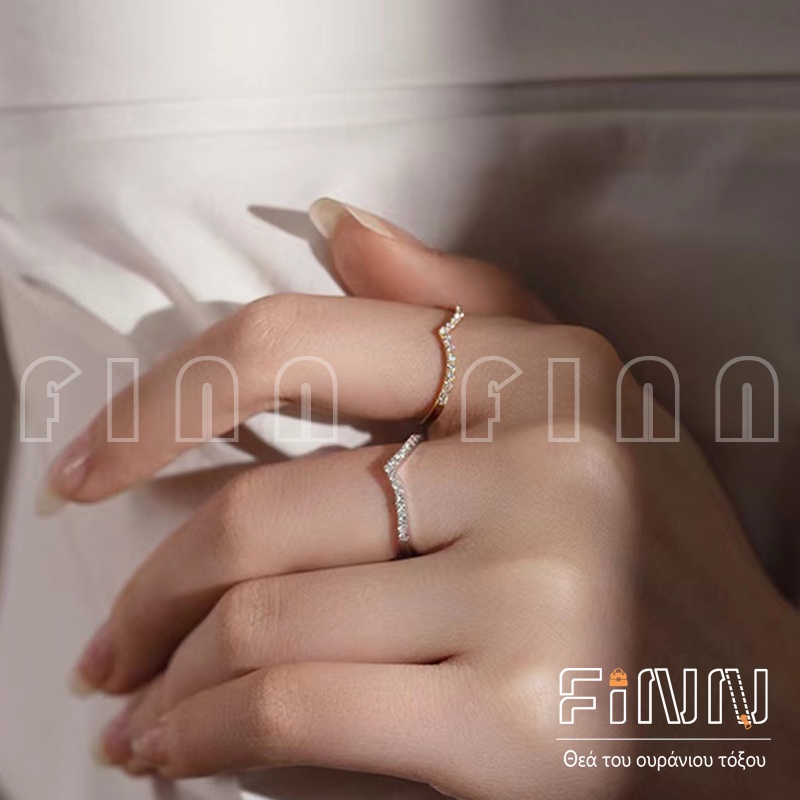 Cincin Berlian Bentuk V Warna Emas Untuk Wanita - Cincin Titanium Wanita