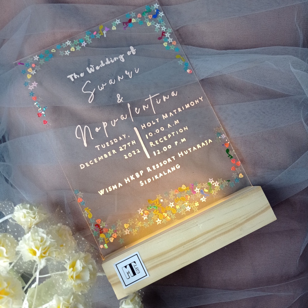 Akrilik Dekorasi/ Gift Wedding Lamaran + Stand Kayu LED Ukuran 15x20cm 2mm Free Custom Tulisan