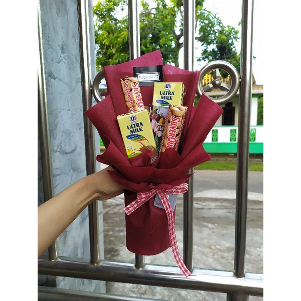 

Buket Jajan / Buket Snack / Buket Coklat / Buket Susu/ Bucket Coklat / Buket Silverqueen/ Bucket Silverqueen/ Kado Sidang/ Kado Ulang Tahun / Kado / Kado Anniv