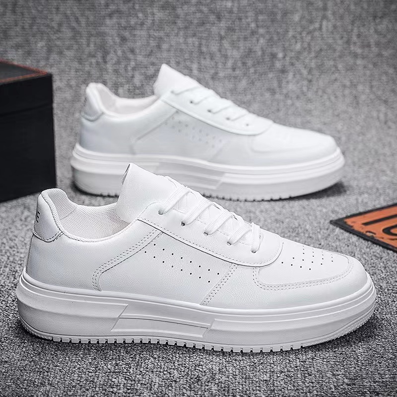 Highland Sepatu Pria Putih Sneakers White Casual Trendy Fashionable New Model Sepatu Kasual Tali Sepatu Sekolah Cowok MC427